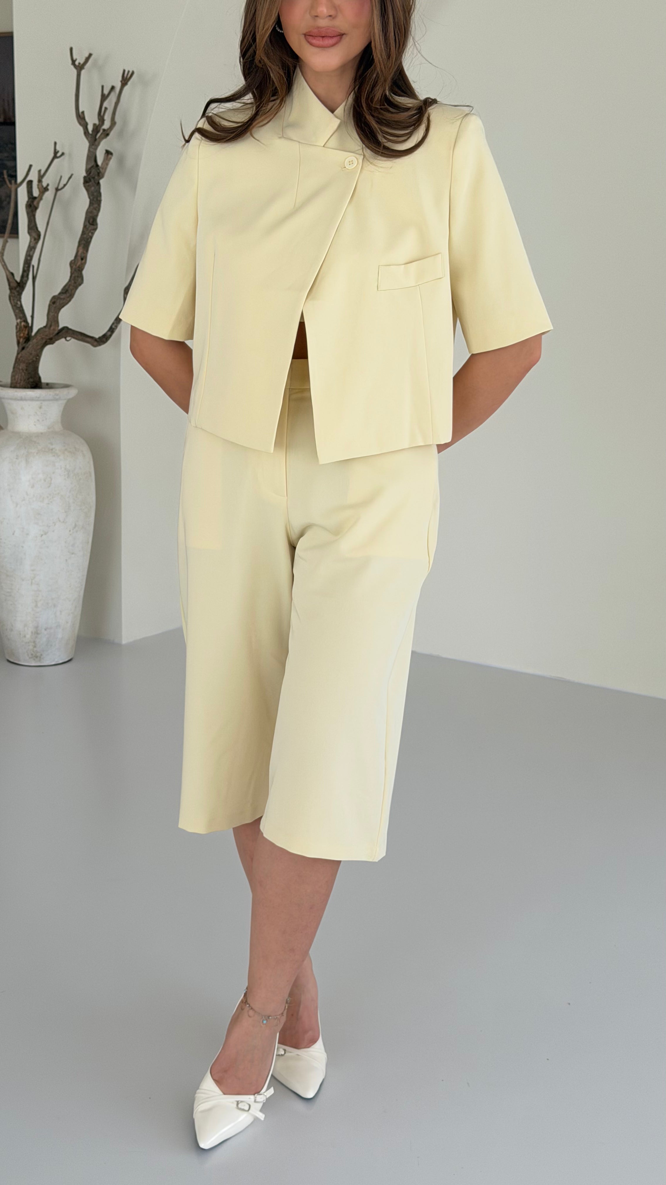 Capri Pak Butter Yellow Pants