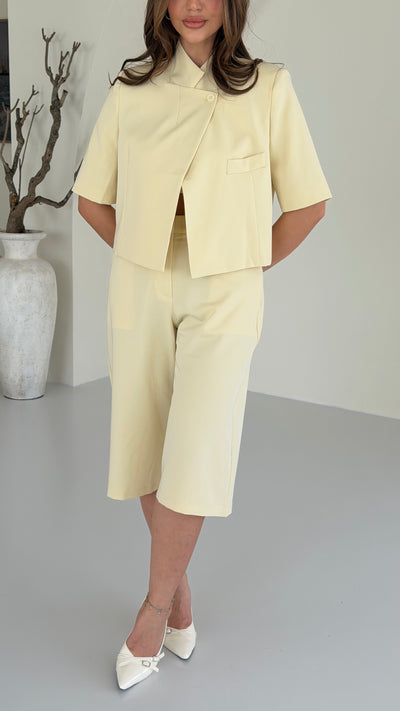 Capri Pak Butter Yellow Pants